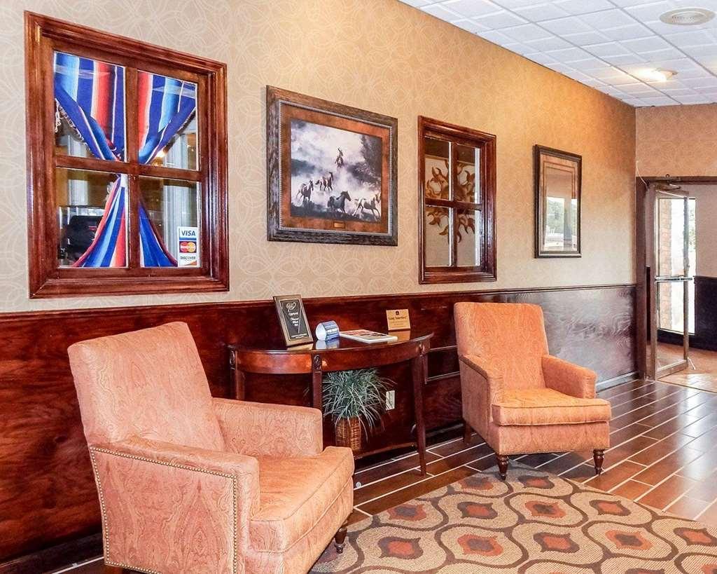Quality Inn Чикаша Интериор снимка