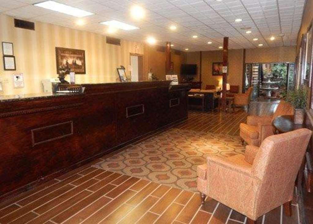 Quality Inn Чикаша Интериор снимка