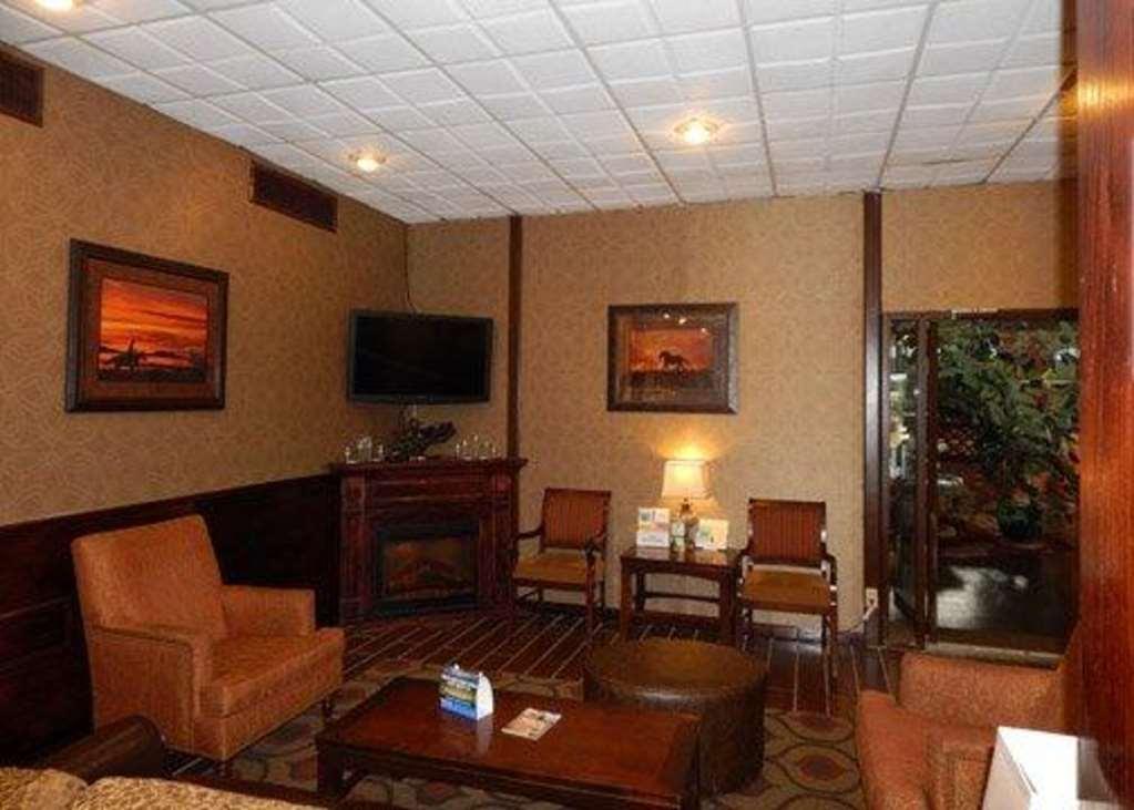 Quality Inn Чикаша Интериор снимка