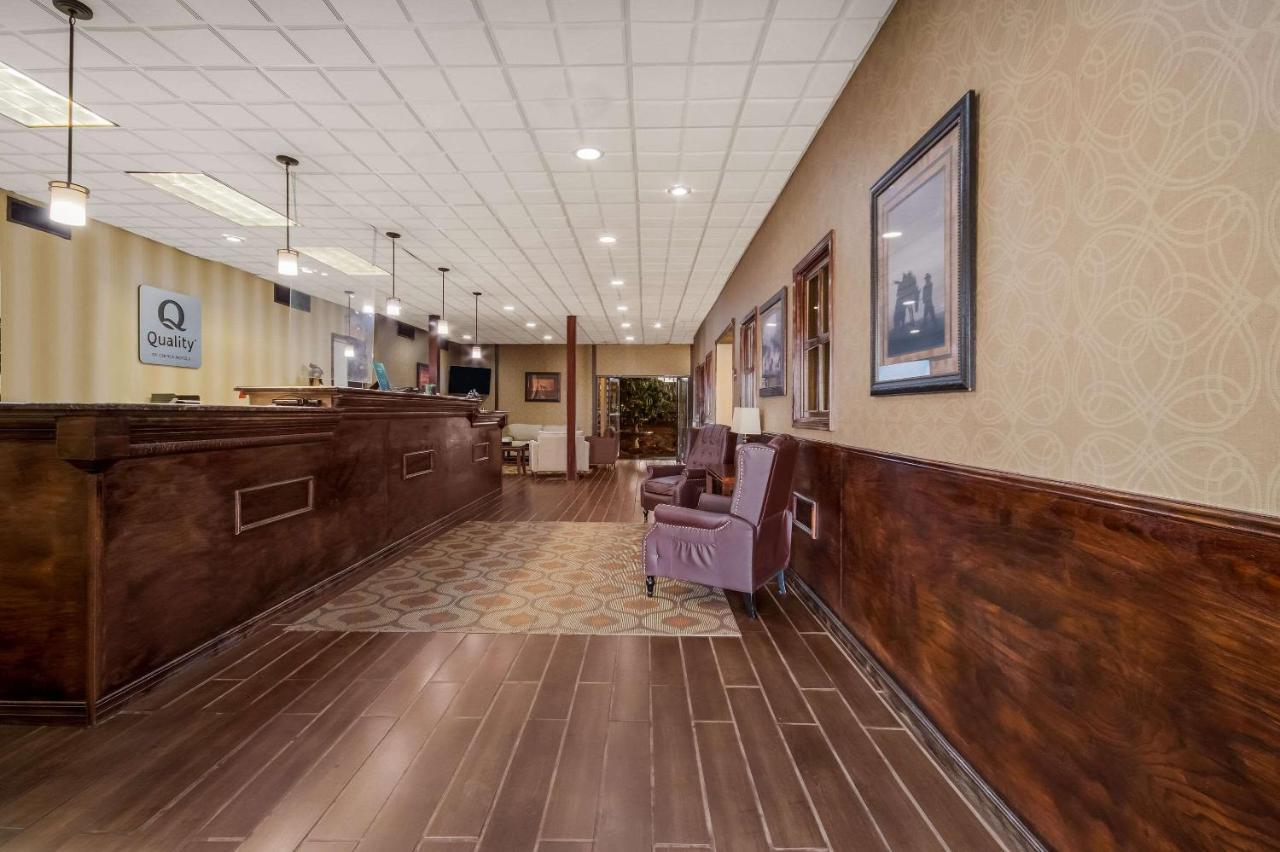 Quality Inn Чикаша Екстериор снимка