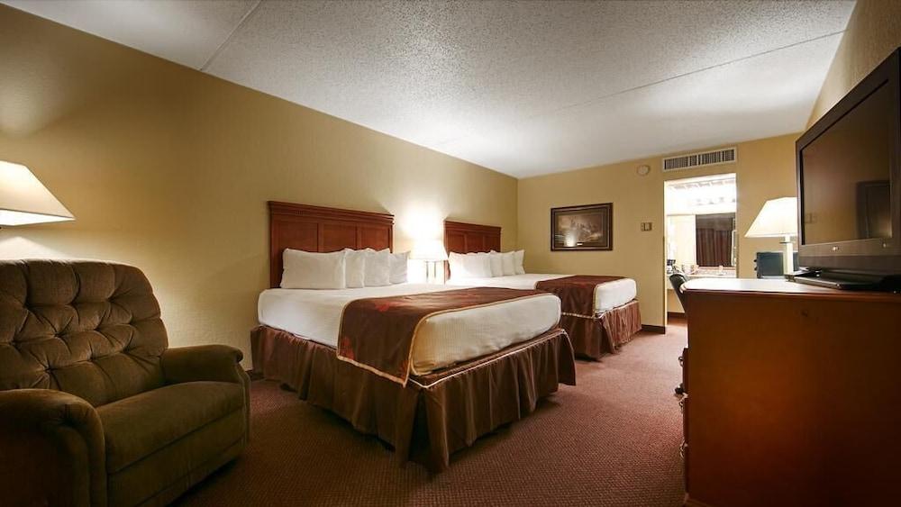 Quality Inn Чикаша Екстериор снимка