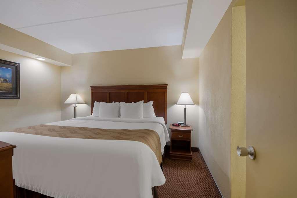 Quality Inn Чикаша Стая снимка